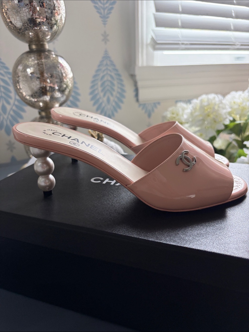 CHANEL light Pink  Patent Leather Pearl-Stack Heel Slide sandals size 39.5